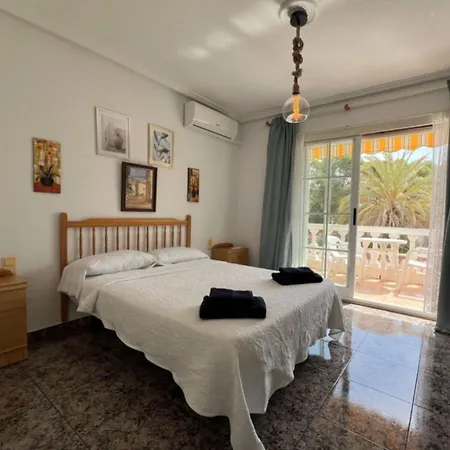 Charming 3-bedroom House With Shared Pool In Punta Prima, Torrevieja