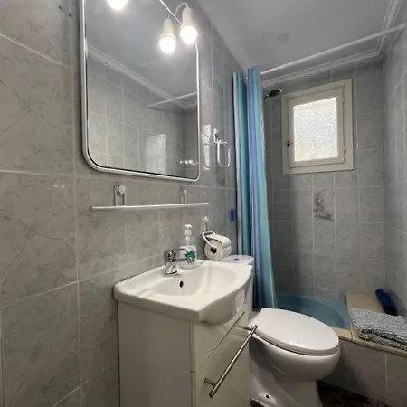 Dom wakacyjny Charming 3-bedroom House With Shared Pool In Punta Prima, Torrevieja *