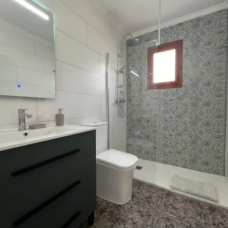 Charming 3-bedroom House With Shared Pool In Punta Prima, Torrevieja