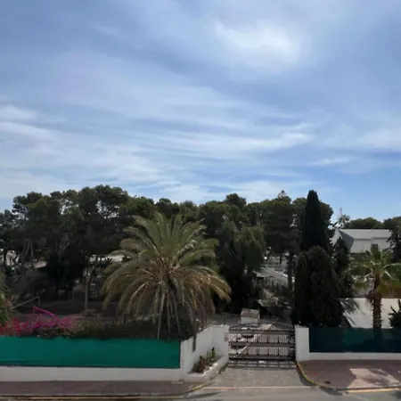 Charming 3-bedroom House With Shared Pool In Punta Prima, Torrevieja *