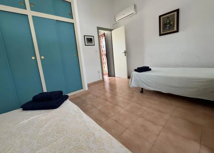 Charming 3-bedroom House With Shared Pool In Punta Prima, Torrevieja Dom wakacyjny