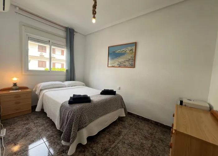 Dom wakacyjny Charming 3-bedroom House With Shared Pool In Punta Prima, Torrevieja Alicante