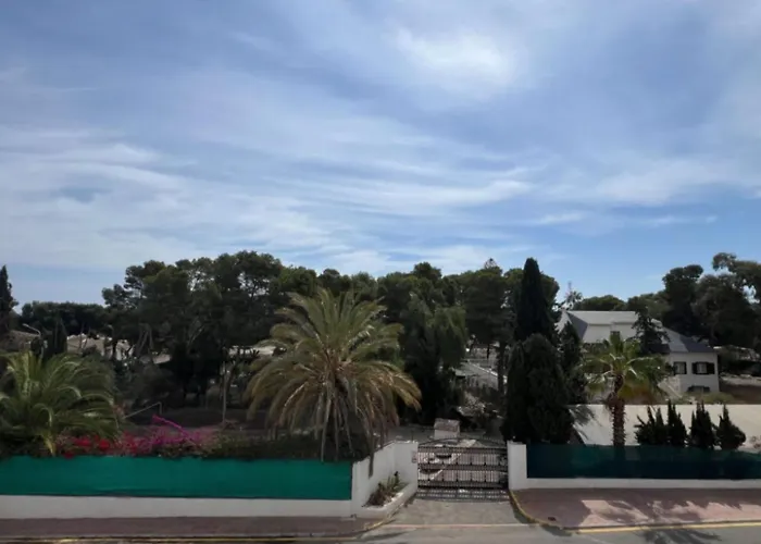 Charming 3-bedroom House With Shared Pool In Punta Prima, Torrevieja *