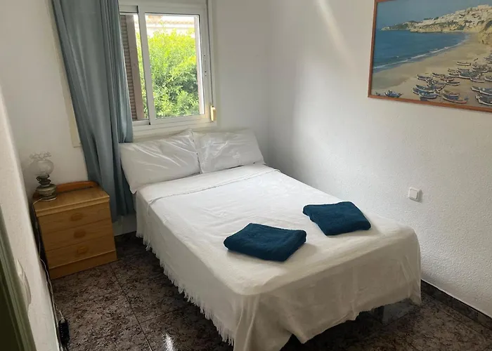 Dom wakacyjny Charming 3-bedroom House With Shared Pool In Punta Prima, Torrevieja *